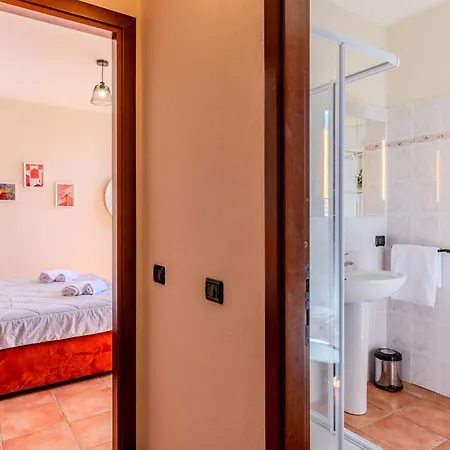 Piazza San Giuseppe-8 By Interhome Appartamento